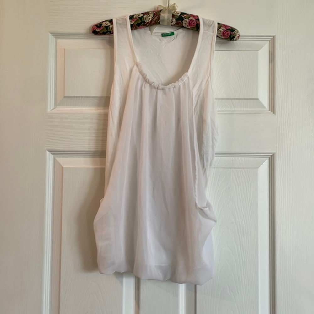 Elegant White Sleeveless Top